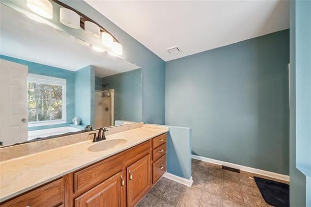 333 Lake Swan Court, Hiram, GA 30141