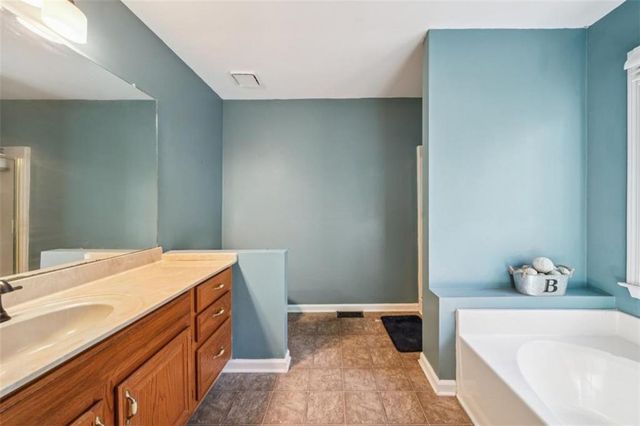 333 Lake Swan Court, Hiram, GA 30141