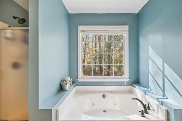 333 Lake Swan Court, Hiram, GA 30141