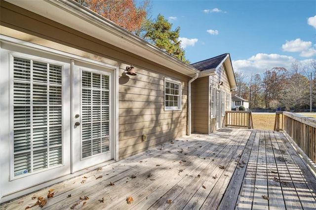 333 Lake Swan Court, Hiram, GA 30141