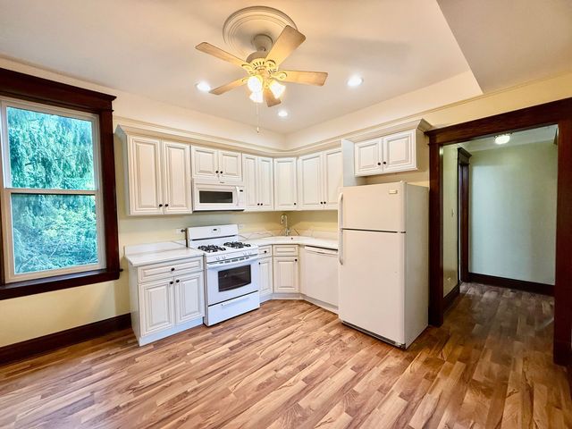 1342 N Kedzie Avenue 2R, Chicago, IL 60651
