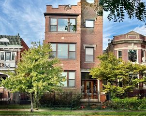 1342 N Kedzie Avenue 2R, Chicago, IL 60651