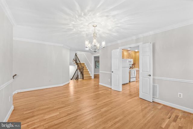 6260 CHAUCER LN, Alexandria, VA 22304