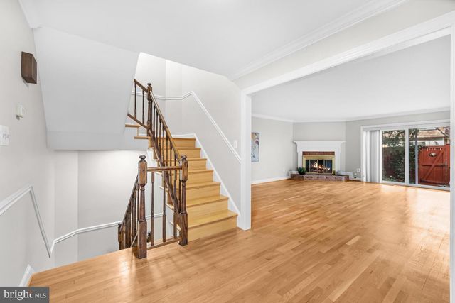 6260 CHAUCER LN, Alexandria, VA 22304