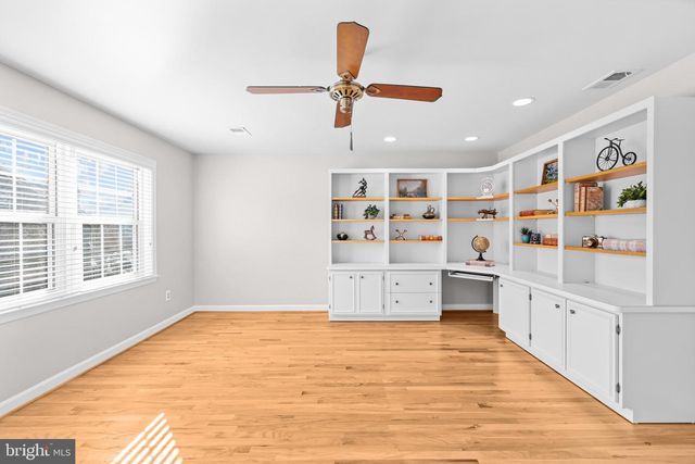 6260 CHAUCER LN, Alexandria, VA 22304