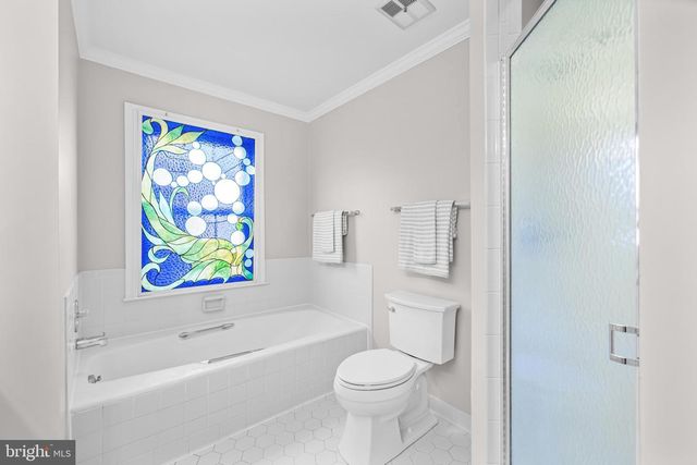 6260 CHAUCER LN, Alexandria, VA 22304