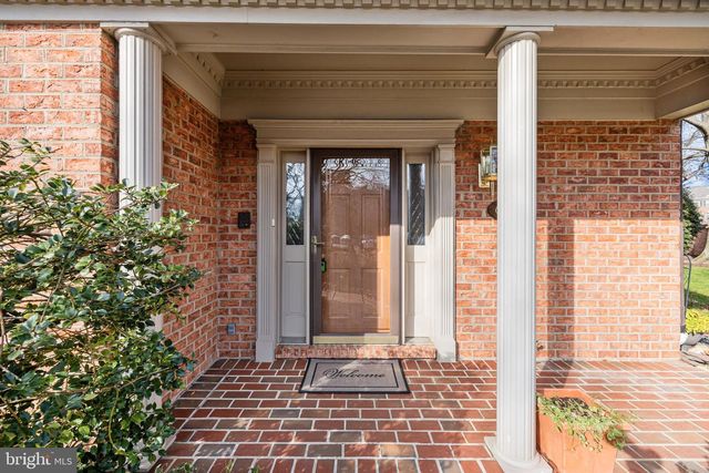 6260 CHAUCER LN, Alexandria, VA 22304