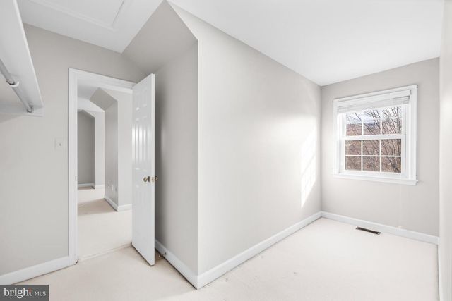 6260 CHAUCER LN, Alexandria, VA 22304