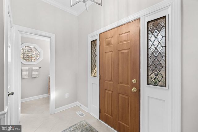 6260 CHAUCER LN, Alexandria, VA 22304