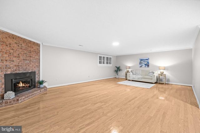 6260 CHAUCER LN, Alexandria, VA 22304