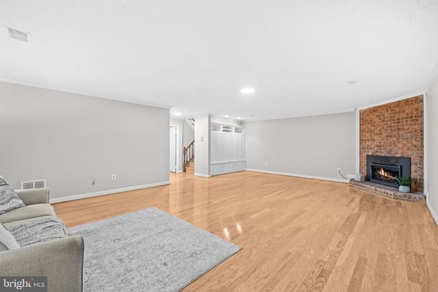 6260 CHAUCER LN, Alexandria, VA 22304