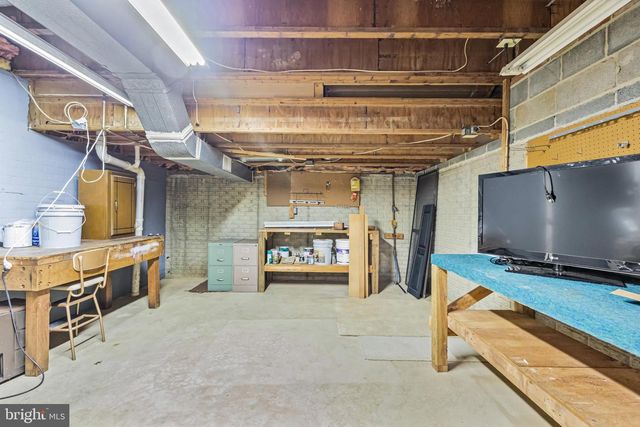 6260 CHAUCER LN, Alexandria, VA 22304