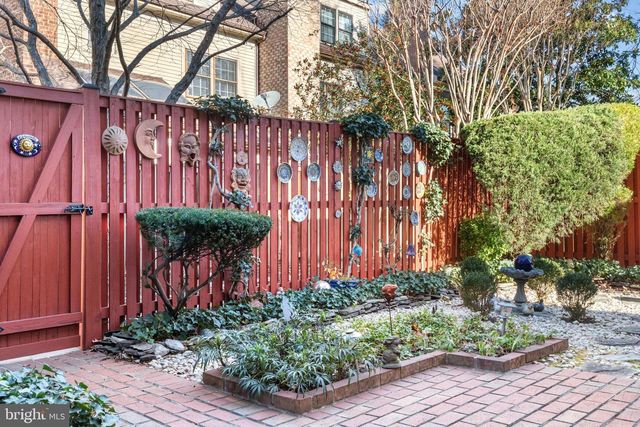 6260 CHAUCER LN, Alexandria, VA 22304