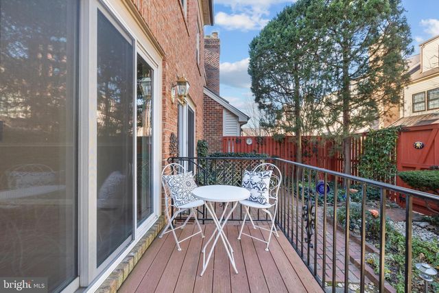 6260 CHAUCER LN, Alexandria, VA 22304