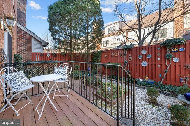 6260 CHAUCER LN, Alexandria, VA 22304