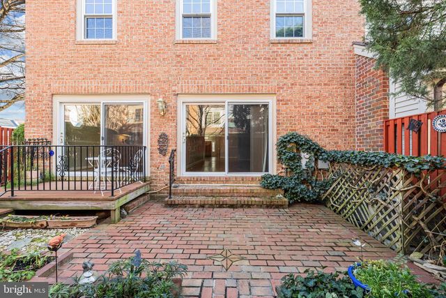 6260 CHAUCER LN, Alexandria, VA 22304