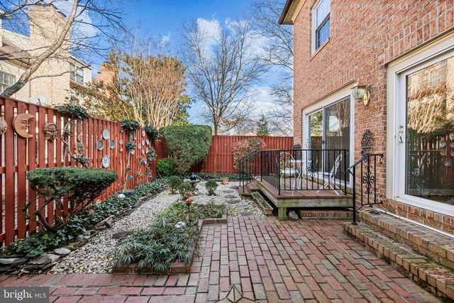 6260 CHAUCER LN, Alexandria, VA 22304