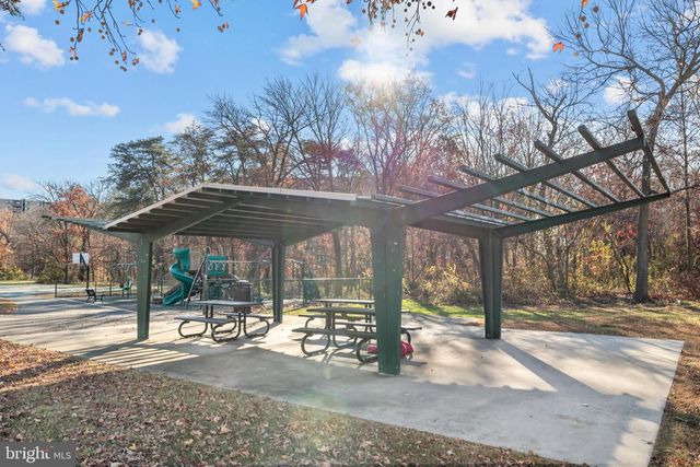 6260 CHAUCER LN, Alexandria, VA 22304