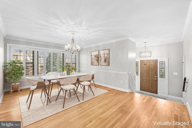 6260 CHAUCER LN, Alexandria, VA 22304