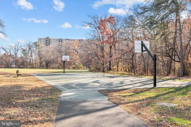 6260 CHAUCER LN, Alexandria, VA 22304