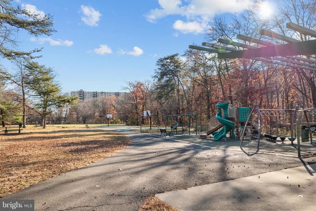 6260 CHAUCER LN, Alexandria, VA 22304