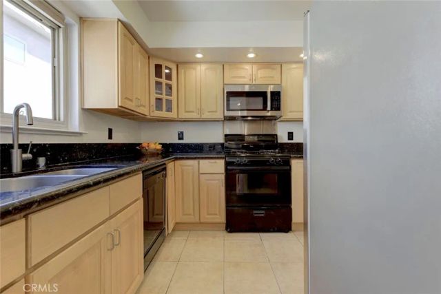 10155 De Soto 116, Chatsworth, CA 91311