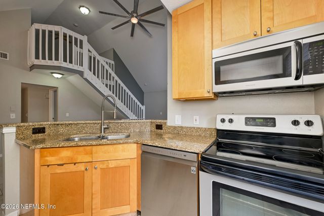 13703 RICHMOND PARK Drive 3311, Jacksonville, FL 32224