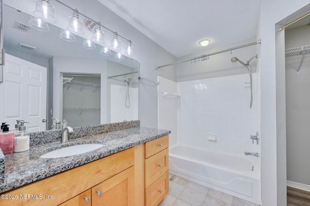 13703 RICHMOND PARK Drive 3311, Jacksonville, FL 32224