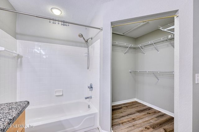 13703 RICHMOND PARK Drive 3311, Jacksonville, FL 32224