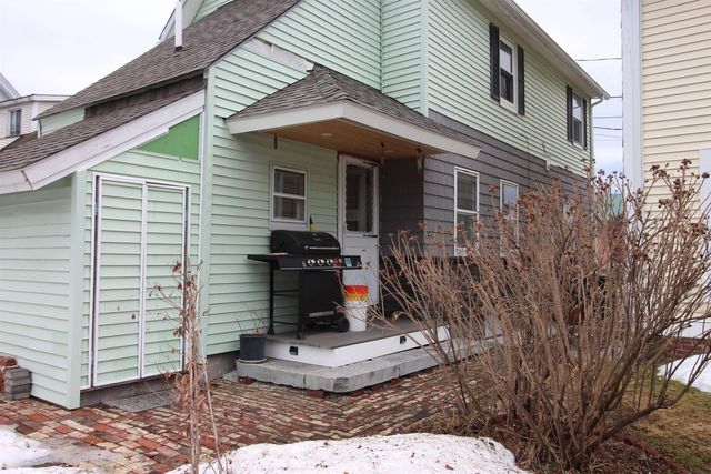 8 Central Street, Pembroke, NH 03275