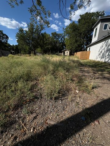 713 E Jefferson Street, Waxahachie, TX 75165