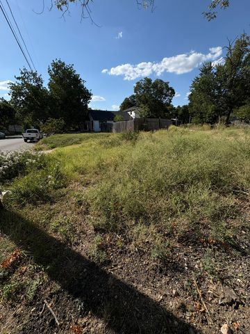 713 E Jefferson Street, Waxahachie, TX 75165