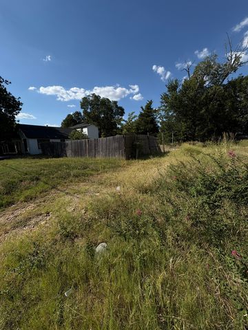 713 E Jefferson Street, Waxahachie, TX 75165