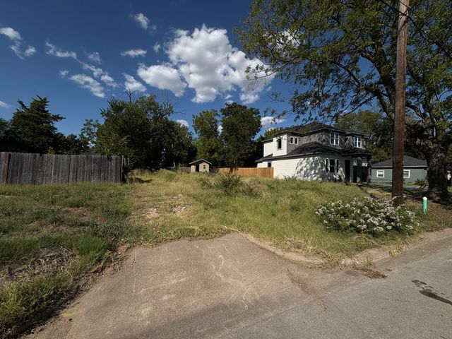 713 E Jefferson Street, Waxahachie, TX 75165