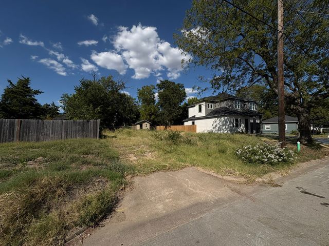 713 E Jefferson Street, Waxahachie, TX 75165