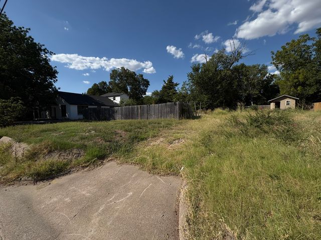 713 E Jefferson Street, Waxahachie, TX 75165