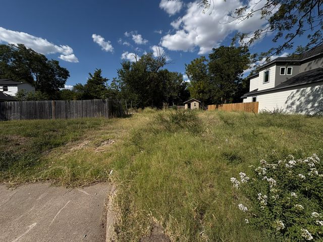 713 E Jefferson Street, Waxahachie, TX 75165