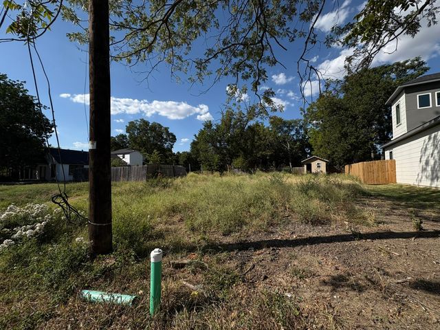 713 E Jefferson Street, Waxahachie, TX 75165