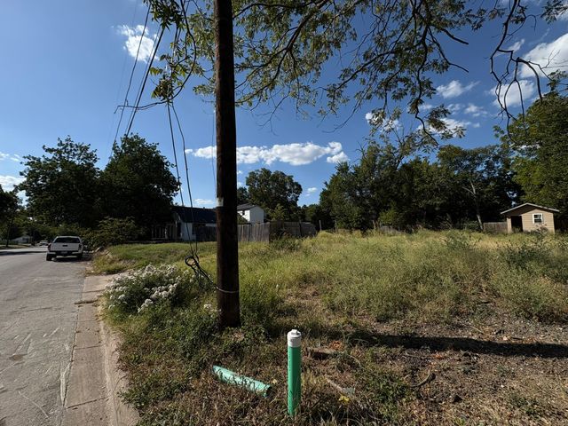 713 E Jefferson Street, Waxahachie, TX 75165