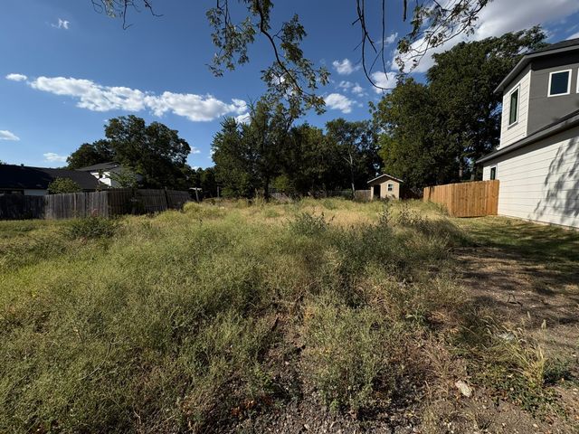713 E Jefferson Street, Waxahachie, TX 75165