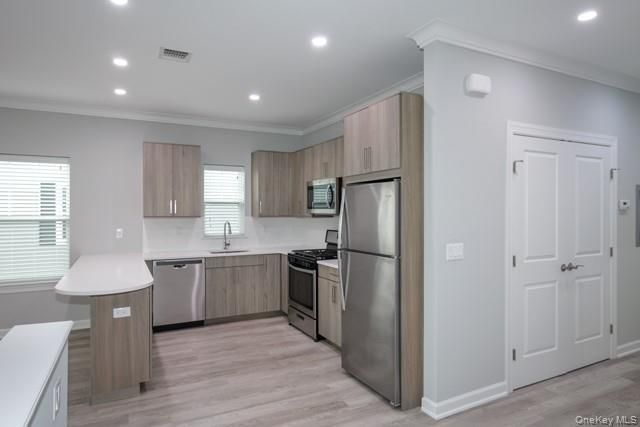 126 Sutton Court 126, Deer Park, NY 11729