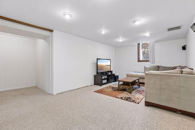 1962 Saunders Avenue, Saint Paul, MN 55116