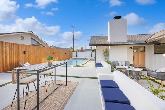 3221 Kempton Drive, Los Alamitos, CA 90720