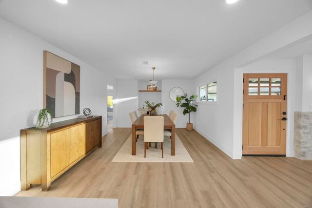 3221 Kempton Drive, Los Alamitos, CA 90720
