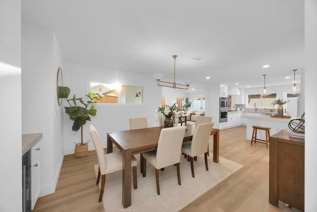 3221 Kempton Drive, Los Alamitos, CA 90720