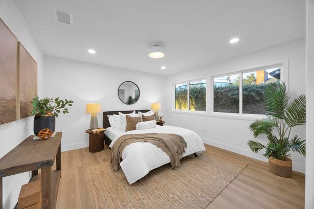 3221 Kempton Drive, Los Alamitos, CA 90720