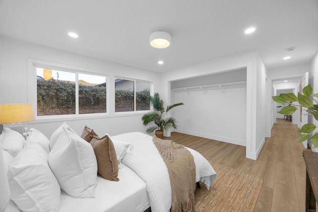 3221 Kempton Drive, Los Alamitos, CA 90720