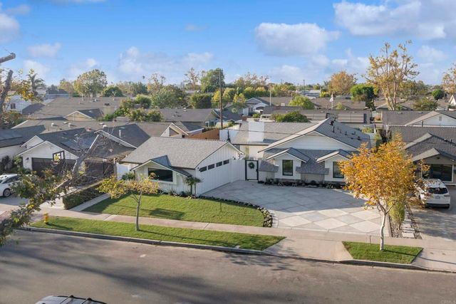3221 Kempton Drive, Los Alamitos, CA 90720