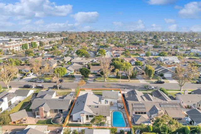 3221 Kempton Drive, Los Alamitos, CA 90720