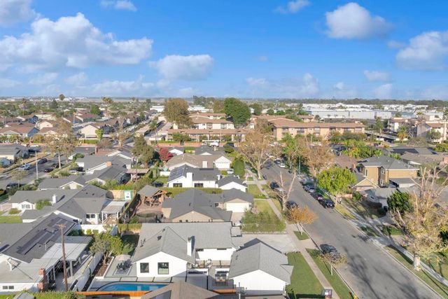 3221 Kempton Drive, Los Alamitos, CA 90720